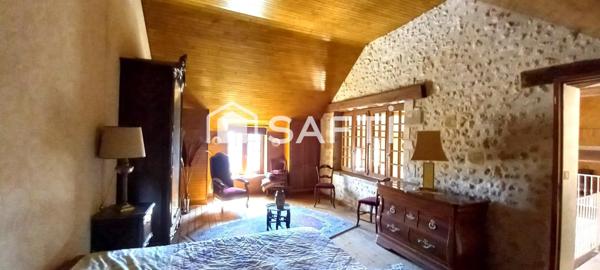 Maison de charme 9 pièces de 200m² avec garage et dépendance