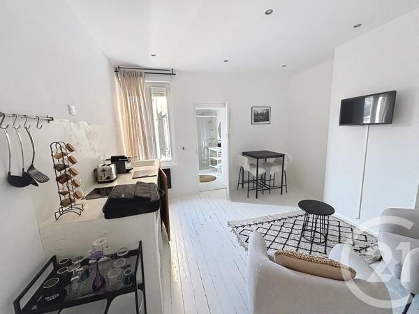 Maison à vendre  10 pièces - 197,83 m 2   MAGENTA  - 51