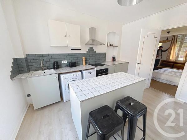 Maison à vendre  10 pièces - 197,83 m 2   MAGENTA  - 51