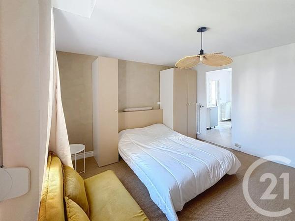Maison à vendre  10 pièces - 197,83 m 2   MAGENTA  - 51