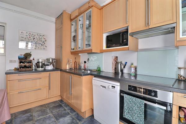 Versailles Montreuil Appartement duplex 6 pièces 136 m² au sol dernier étage €629 000 ** - Référence 27276