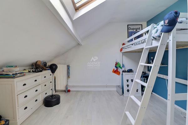Versailles Montreuil Appartement duplex 6 pièces 136 m² au sol dernier étage €629 000 ** - Référence 27276