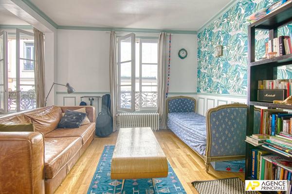 Versailles Notre-Dame appartement 3 pièces 71m² carrez situé au 2 ème étage d'un immeuble 18 éme avec cave €595 000 ** - Référence 27283