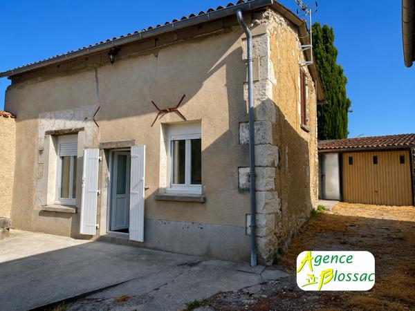 MAISON EN PIERRE AVEC JARDIN ET DEPENDANCES-  CENTRE MIREBEAU