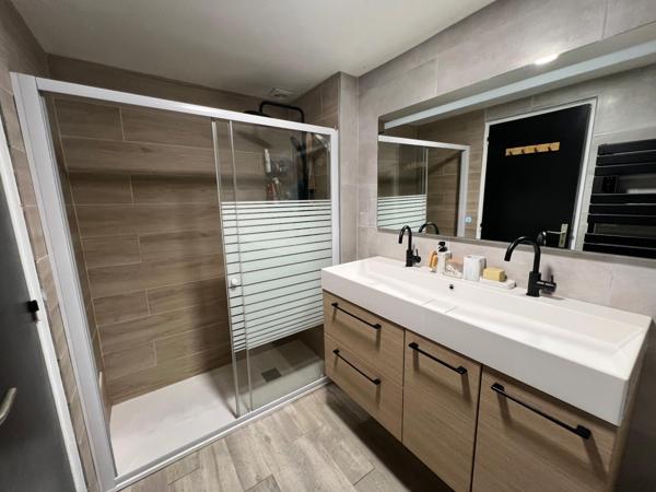 Maison en impasse deux chambres et jardin