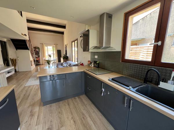 Maison en impasse deux chambres et jardin