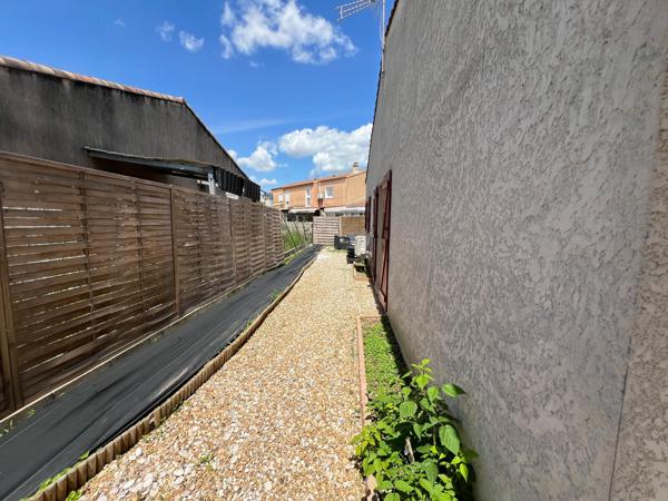 Maison en impasse deux chambres et jardin