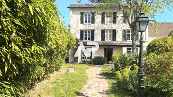 Maison Montmorency 8 pièces 197 m² €840 000 ** - Référence 1617