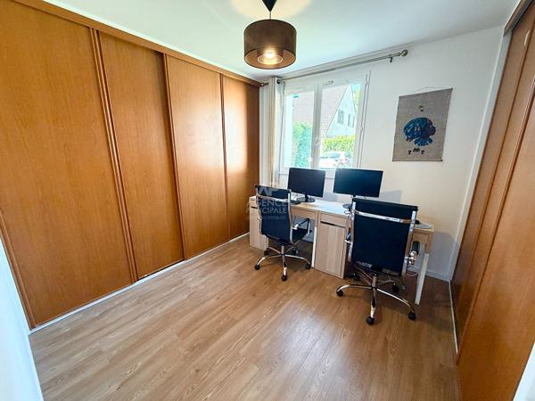 Maison d'exception à vendre à Vauréal - 6 pièces, 120 m² sur terrain de 503 m² €453 500 ** - Référence 2284