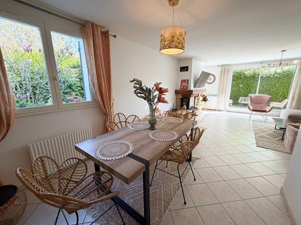 Maison d'exception à vendre à Vauréal - 6 pièces, 120 m² sur terrain de 503 m² €453 500 ** - Référence 2284