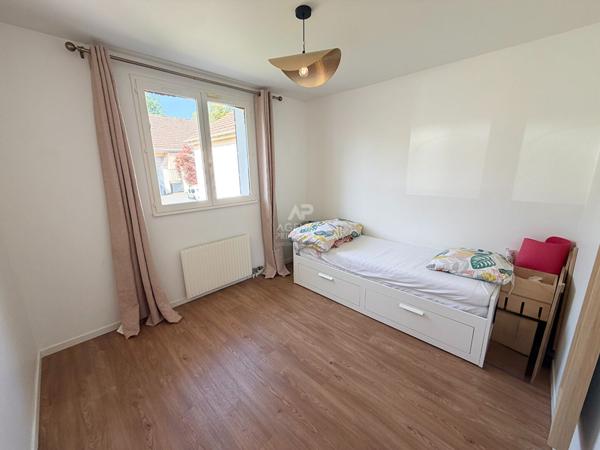 Maison d'exception à vendre à Vauréal - 6 pièces, 120 m² sur terrain de 503 m² €453 500 ** - Référence 2284