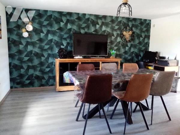 maison individuelle d'env 107 m² avec aisances dépendances et terrain attenant de 1184 m²