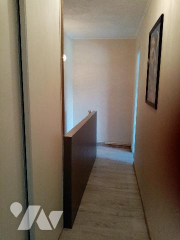 maison individuelle d'env 107 m² avec aisances dépendances et terrain attenant de 1184 m²