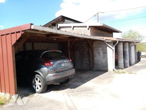 maison individuelle d'env 107 m² avec aisances dépendances et terrain attenant de 1184 m²