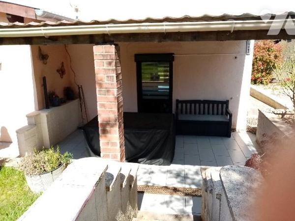 maison individuelle d'env 107 m² avec aisances dépendances et terrain attenant de 1184 m²