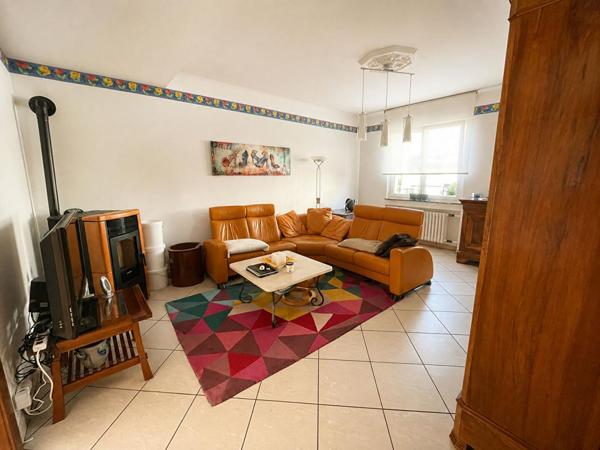METZ-SABLON - MAISON INDIVIDUELLE AVEC APPARTEMENT INDÉPENDANT, JARDIN ET 5 GARAGES