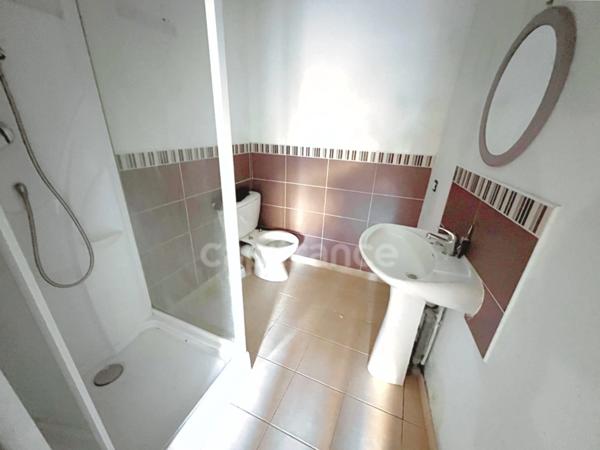 Vente Maison de ville 56 m² à vendre à Manosque – Cœur historique, 4 pièces, fort potentiel investissement