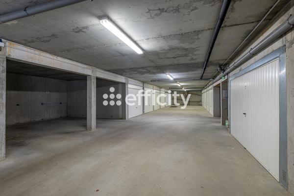 Appartement
         2 pièces
        - 48 m² 259 900 € *