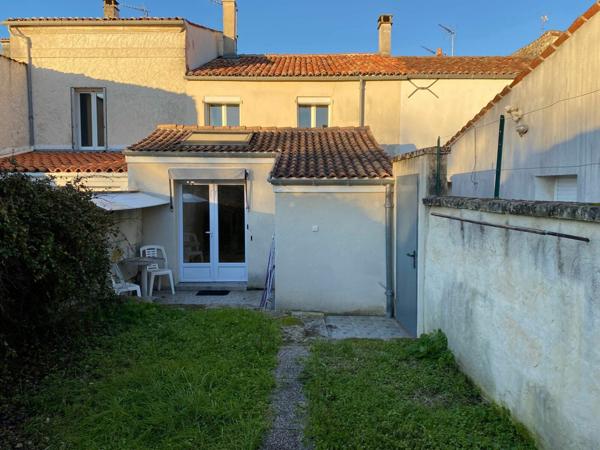 Maison à vendre    3 pièces •  Saintes