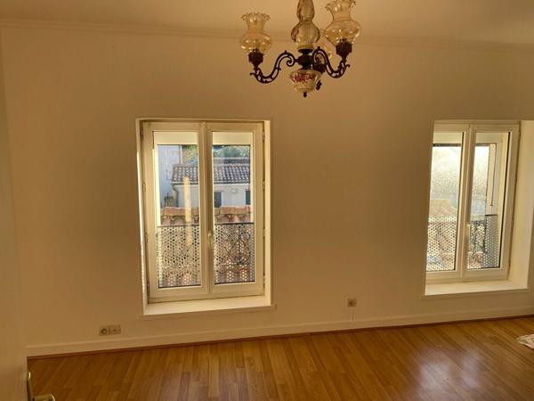 Maison à vendre    3 pièces •  Saintes