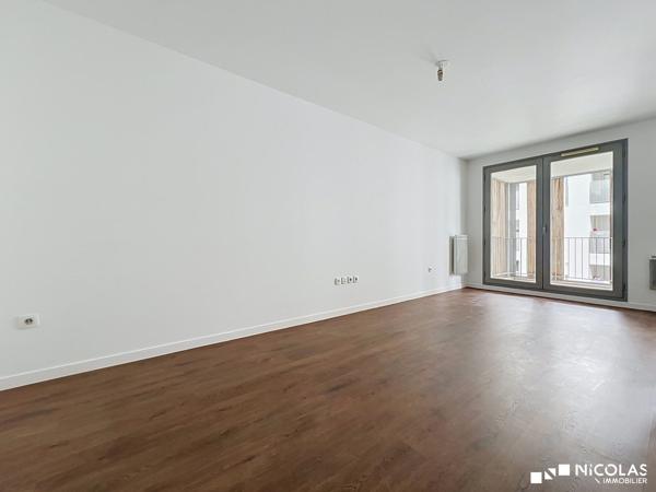 BORDEAUX CHARTRONS – T1 33 M² AVEC BALCON ET PARKING