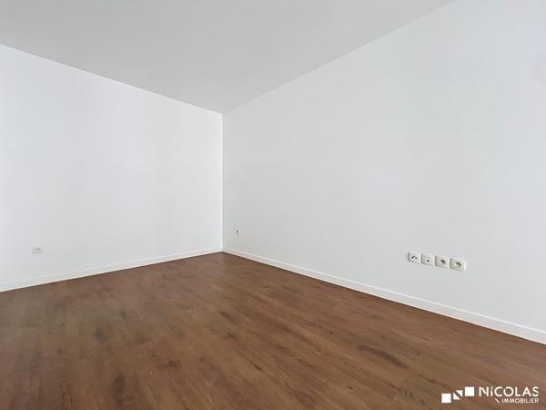 BORDEAUX CHARTRONS – T1 33 M² AVEC BALCON ET PARKING