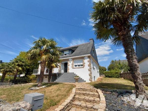 MAISON À VENDRE À PONTIVY (56300) - EXCLUSIVITÉ NOTAIRE - MAISON 5 CHAMBRES AVEC SOUS-SOL ET VÉ...