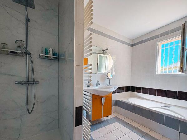 Maison 5 chambres, piscine et double garage - Golf de Nantes / Sautron