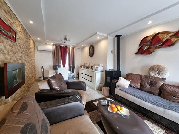 Basse-Goulaine proche bourg - Maison familiale 4 chambres avec piscine