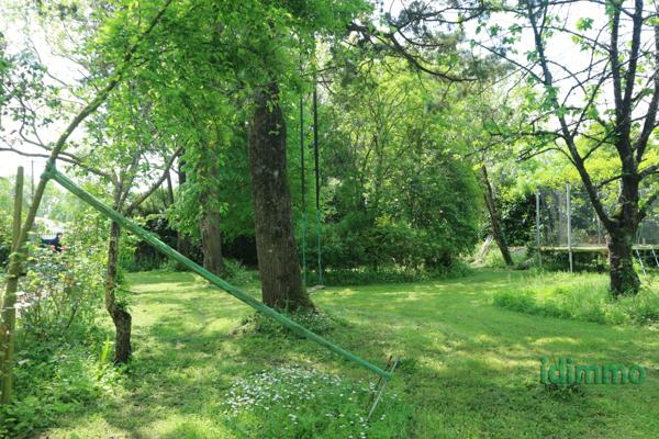 MAGNIFIQUE TERRAIN CONSTRUCTIBLE, DANS PROPRIETE D'EXCEPTION, DE 400 M2. A 10 MN DE LA ROCHELLE. La Jarrie (17220)