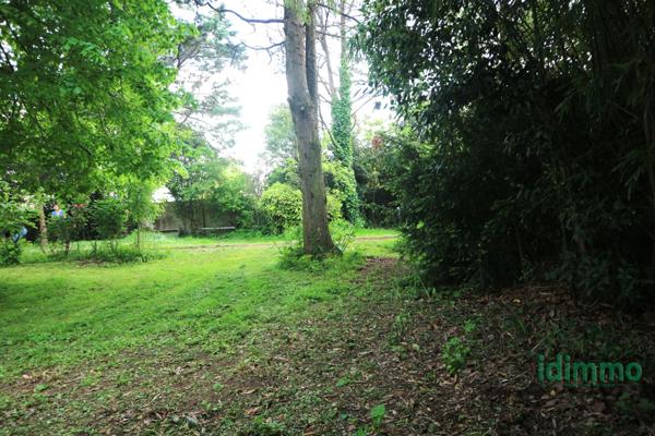 MAGNIFIQUE TERRAIN CONSTRUCTIBLE, DANS PROPRIETE D'EXCEPTION, DE 400 M2. A 10 MN DE LA ROCHELLE. La Jarrie (17220)