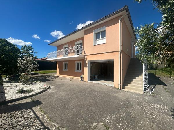 Maison à Pennautier avec jardin, garage, et possibilité 2 logements