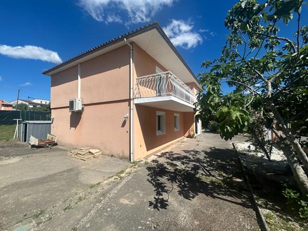 Maison à Pennautier avec jardin, garage, et possibilité 2 logements