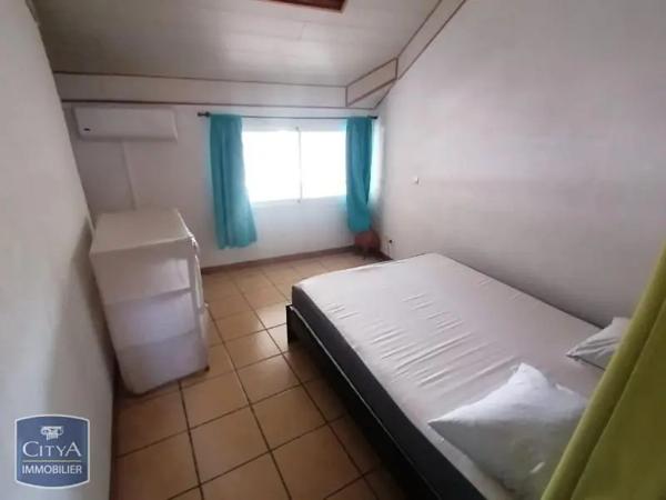 Appartement à louer 2 pièces 54m² Saint-Paul (97434)