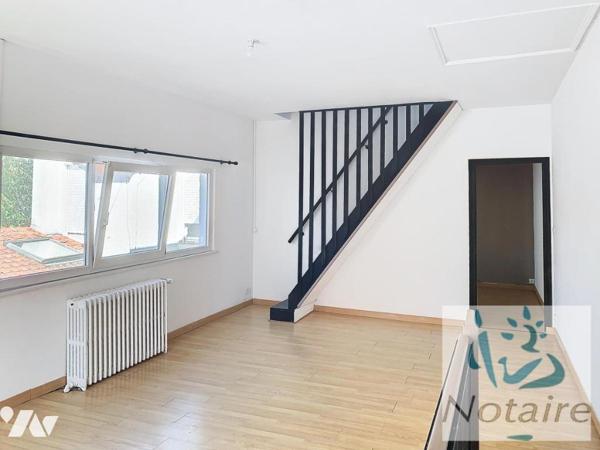 Maison secteur marché couvert