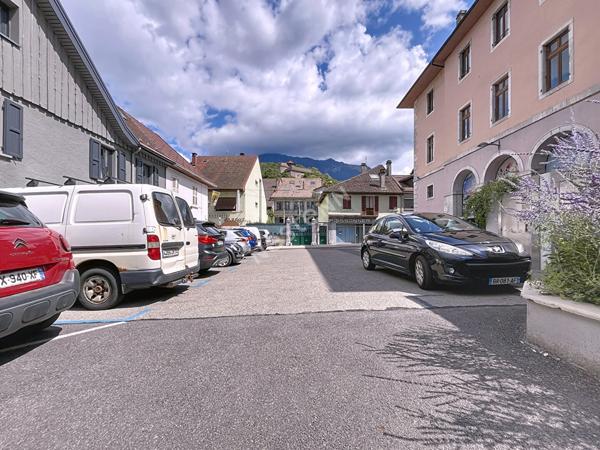 Faverges Seythenex _ Local commercial de 45,72 m² à vendre