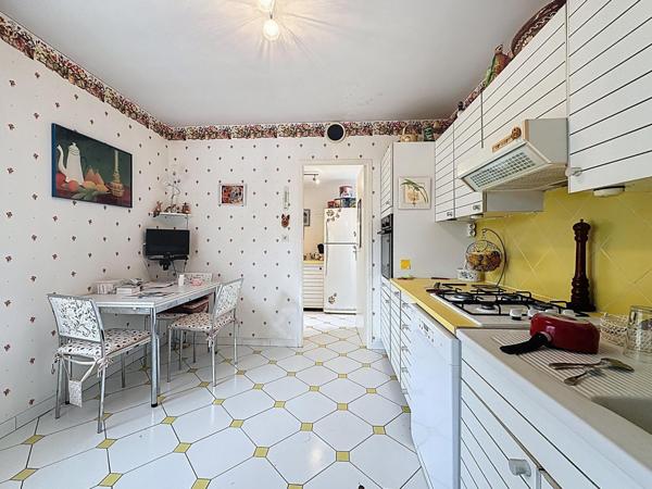 idéalement placée, proche toutes commodités