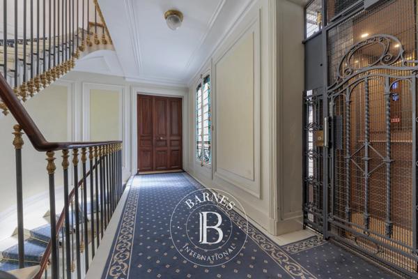 Paris 8ème, Appartement  22 m² à vendre