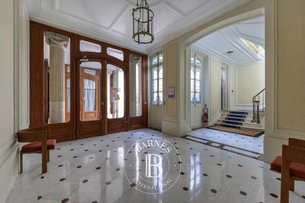 Paris 8ème, Appartement  22 m² à vendre