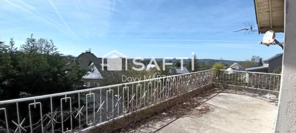 Une grande maison a remodeler.