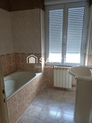 Une grande maison a remodeler.