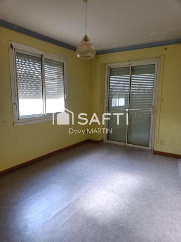 Une grande maison a remodeler.