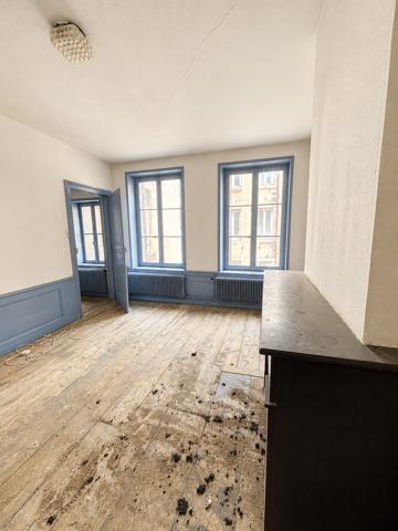 Nancy centre appartement 28 m² à rénover,  2e étage