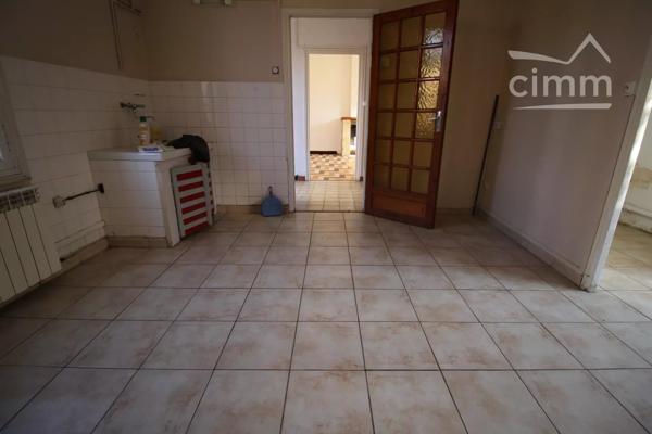 A vendre une maison de 103 m² habitables sur une parcelle de 162 m². 2 abris de jardin complètent ce bien.
