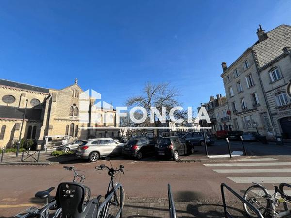 Location Appartement meublé 3 pièces 77.6 m² - 35 RUE LAPLACETTE Bordeaux 33000