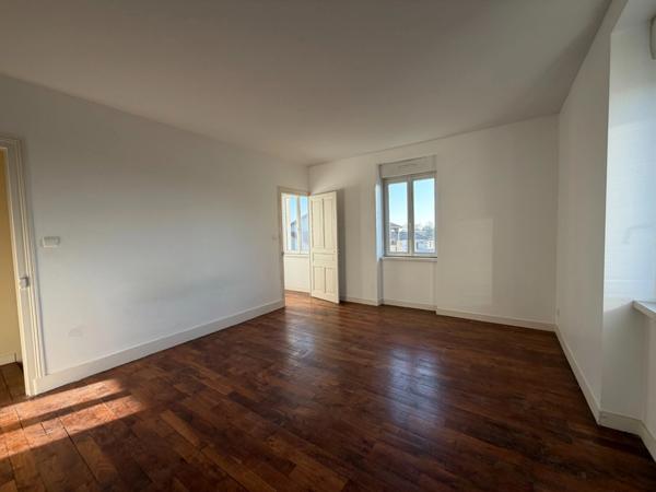 Maison à vendre 10 pièces SAINT MARTIN BELLE ROCHE (71)