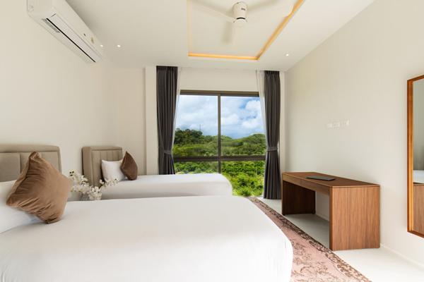 Villas 4 Chambres de Luxe avec Piscine à Phang Nga