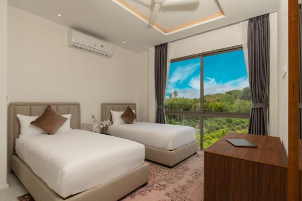 Villas 4 Chambres de Luxe avec Piscine à Phang Nga