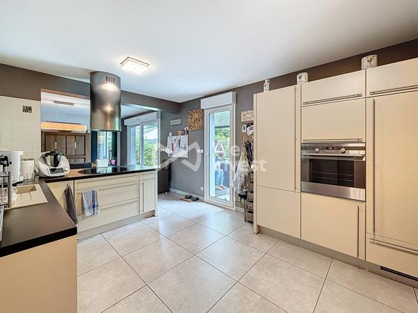 Maison familiale 153 m² avec piscine & terrain 900 m² – secteur calme Réhon