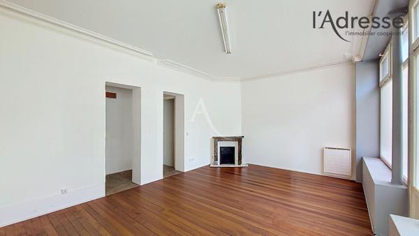 SURESNES limite centre ville PUTEAUX ; appartement souplex 3 pièces de 69 m²